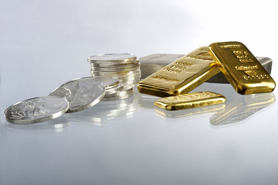 sztabki złota i monety
